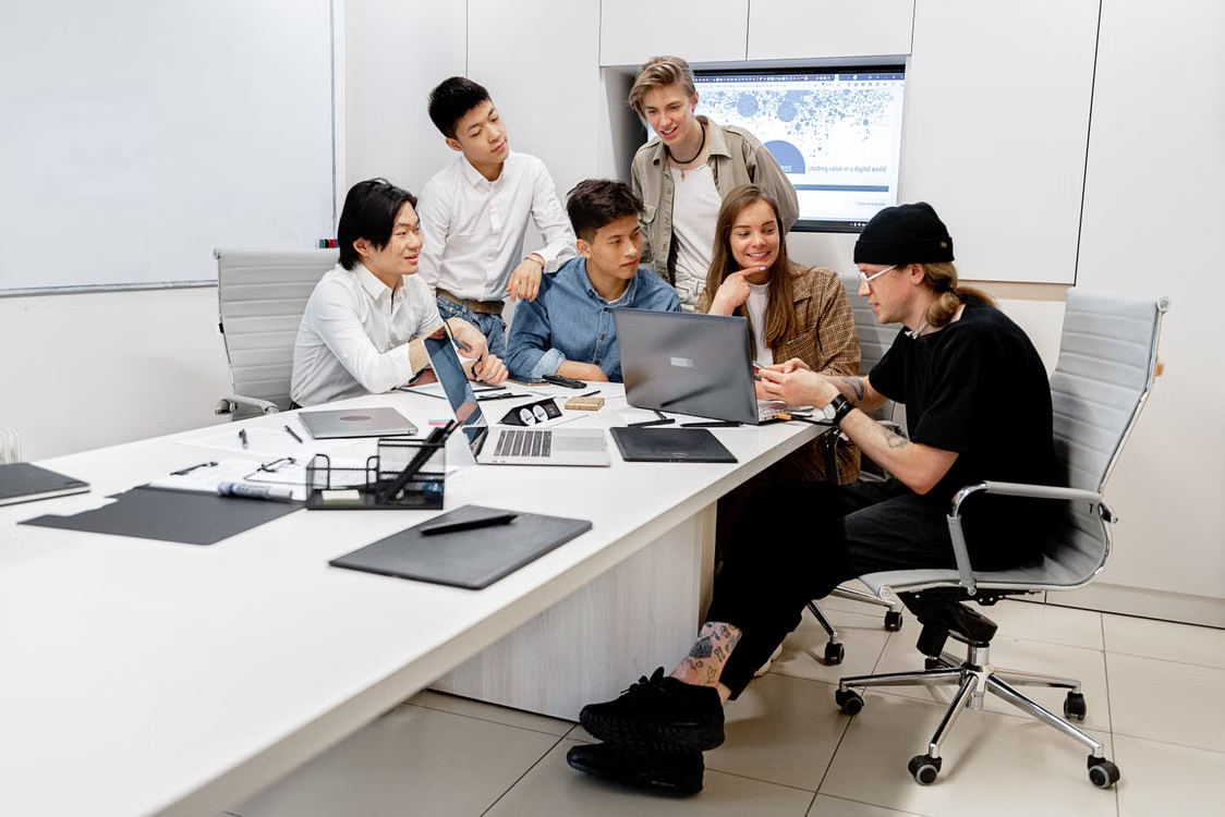 How Strong Leadership Turns a Small Ecommerce Team Into a Scalable Operation